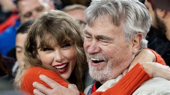 Travis Kelce’s Dad Slams ‘Troll’ Bethenny Frankel for Her Comments Over Taylor Swift Romance