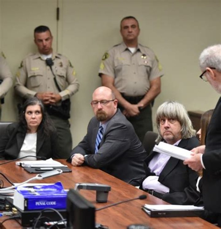 Turpin Sisters Meet Garth Brooks After He Got Them Through ‘Hell’ – Hollywood Life