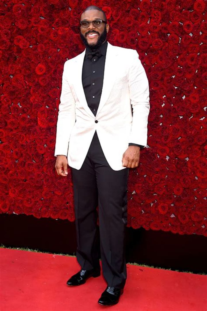 Tyler Perry’s Studio President Michelle Sneed Talks Oscar Controversy – Hollywood Life