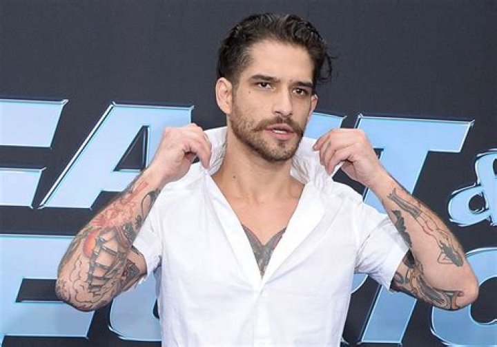 Goes Shirtless To Show Off Ink – Hollywood Life