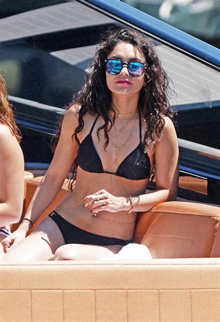 Vanessa Hudgens In String Bikini In Philippines: Photos – Hollywood Life