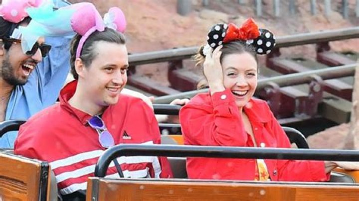 5 Things About Billie Lourd’s Fiance & Son’s Dad – Hollywood Life