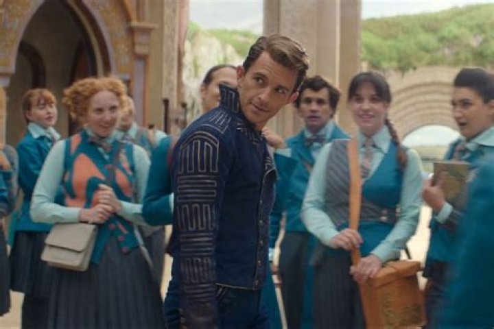 Who Is Jonathan Bailey? Get To Know The ‘Bridgerton’ Star – Hollywood Life