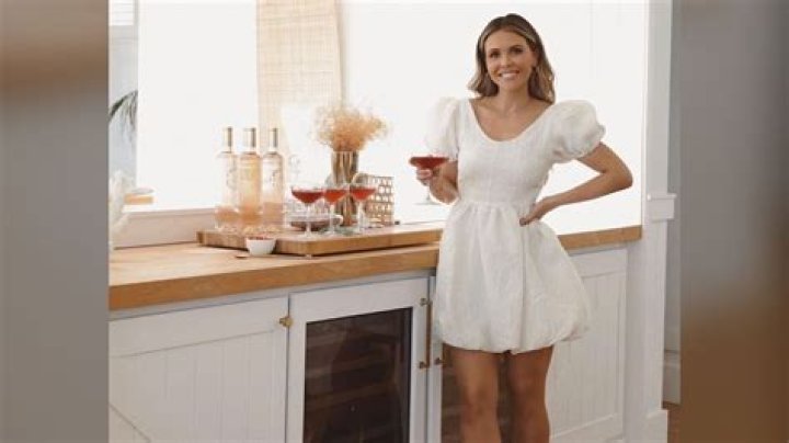 Who Is Katrina Scott? All About The Sports Illustrated Swimsuit Model – Hollywood Life