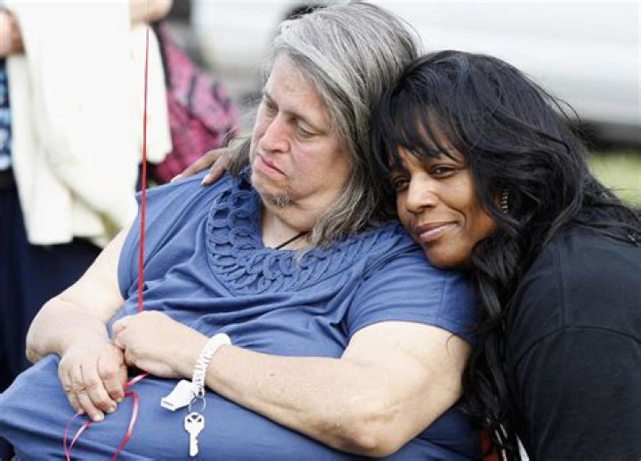 Who Is Michelle Knight? 5 Things About Cleveland Kidnapping Survivor – Hollywood Life