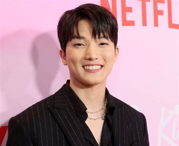 Who Is Minyeong Choi? Get To Know The Actor Playing Dae In ‘XO, Kitty’ – Hollywood Life