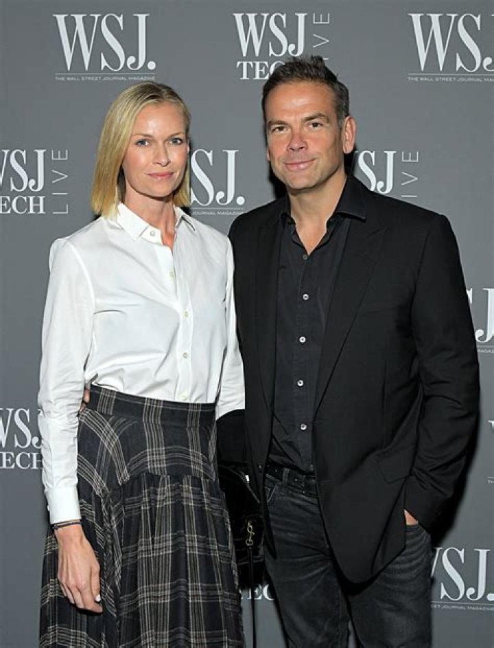 Who is Sarah Murdoch, Lachlan Murdoch’s wife?