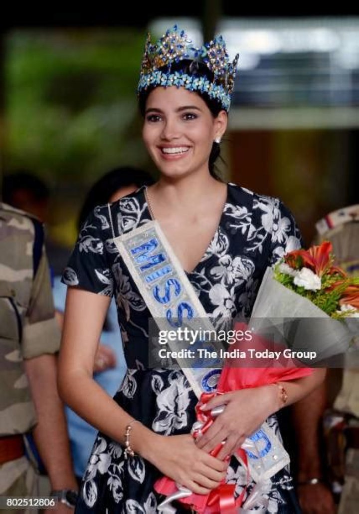 Who Is Stephanie Del Valle? 5 Things To Know About The Miss World 2016 Winner – Hollywood Life