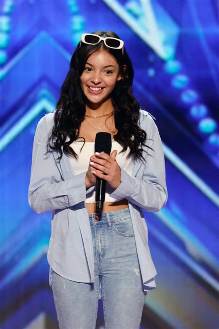 Who Is Summer Rios? Get To Know The 19-Year-Old Singer On ‘AGT’ – Hollywood Life