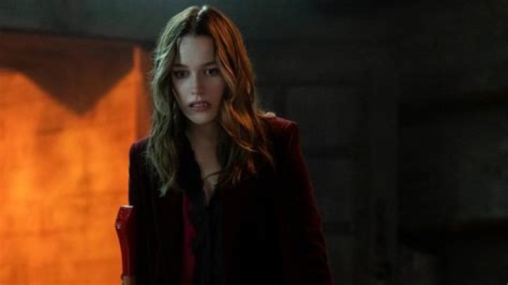 Who Is Victoria Pedretti? 5 Things To Know About The ‘You’ Star – Hollywood Life