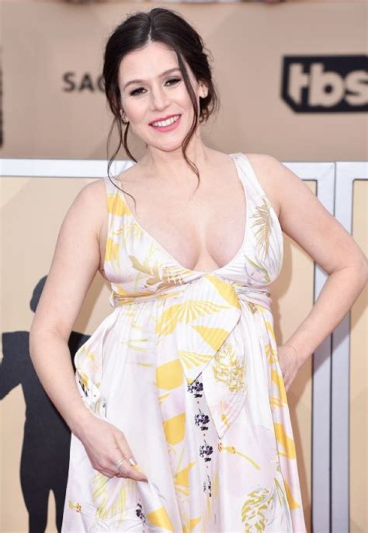 Yael Stone — Pics