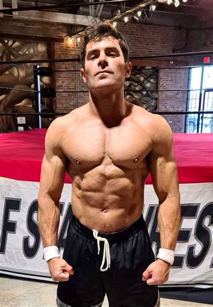 Zac Efron Shows Off Muscles & Body Training For ‘The Iron Claw’: Photo – Hollywood Life