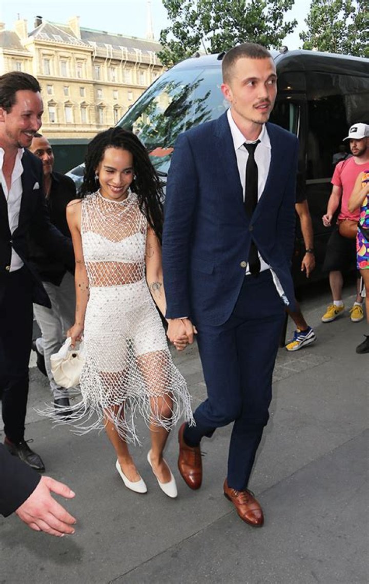 Her Parents Attend – Hollywood Life